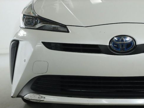 Used 2019 Toyota Prius XLE image 6