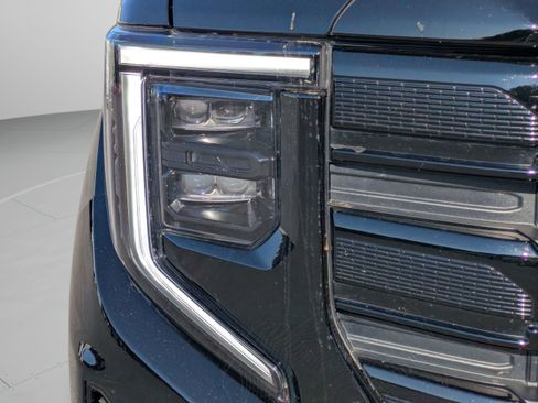 Used 2025 GMC Sierra 1500 Elevation w/ LPO, Elevation Black Package AWD/4WD image 29