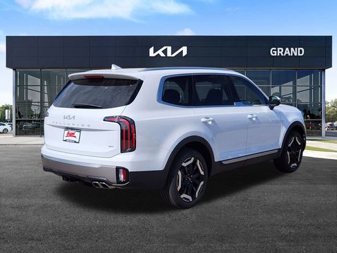 New 2025 Kia Telluride EX w/ EX Captain's Chair Package image 5