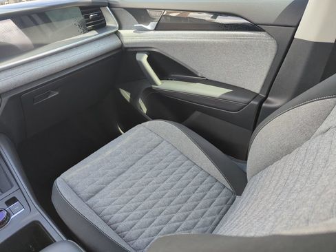 Used 2025 Volkswagen Tiguan S FWD image 27