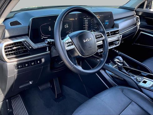 Used 2023 Kia Telluride EX w/ EX Captain's Chair Package FWD image 15