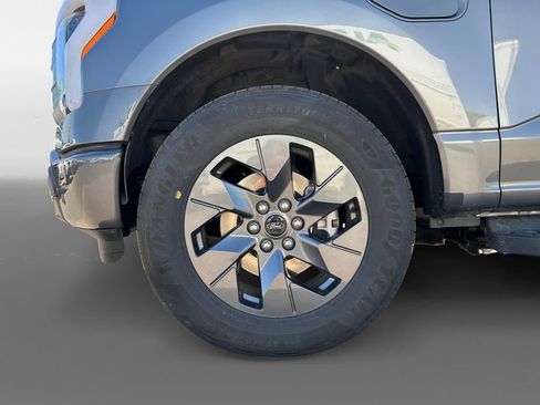 Used 2025 Ford F150 Lightning Lariat w/ Max Trailer Tow Package AWD/4WD image 16