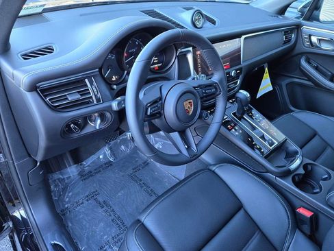 New 2026 Porsche Macan GTS image 4