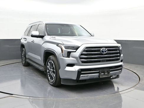 Used 2023 Toyota Sequoia Platinum image 22