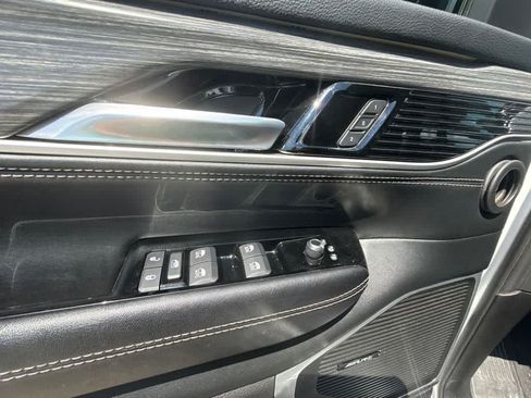Used 2024 Jeep Wagoneer L Series II RWD image 14