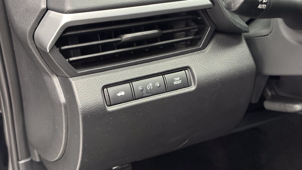 Used 2025 Nissan Altima 2.5 S FWD image 17