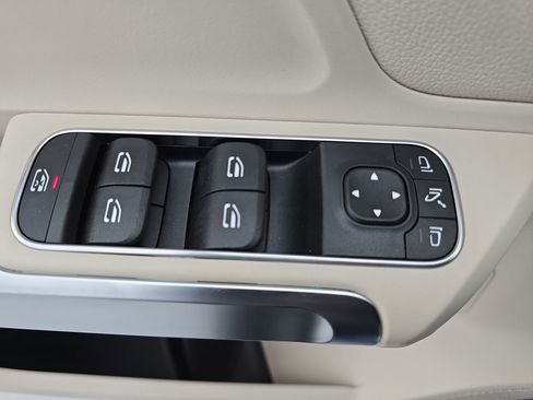 New 2026 Mercedes-Benz GLB 250 4MATIC image 28
