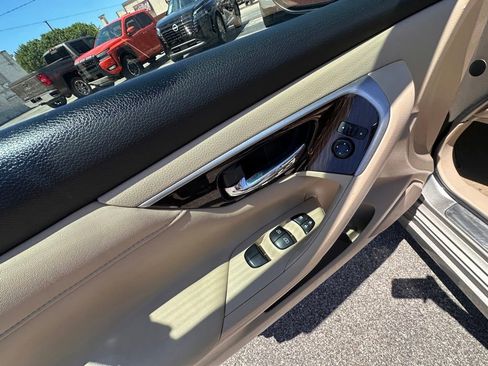 Used 2013 Nissan Altima 2.5 SL w/ 2.5 Moonroof Pkg FWD image 12