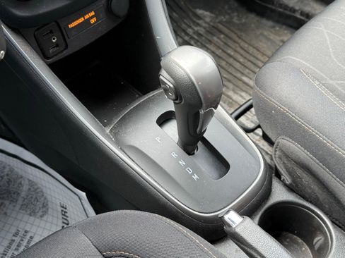 Used 2020 Chevrolet Trax LT FWD image 15