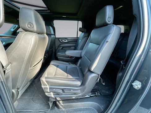 Used 2021 Chevrolet Suburban Z71 w/ Luxury Package AWD/4WD image 28