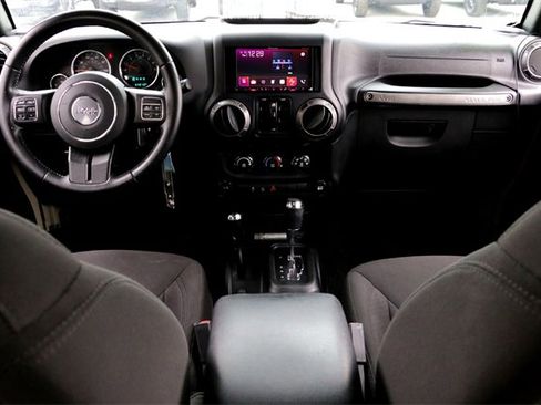 Used 2018 Jeep Wrangler Unlimited Sport S image 25