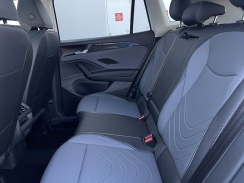 New 2026 Volkswagen Tiguan SE image 26