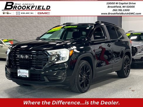 Certified 2023 GMC Terrain SLE w/ Driver Convenience Package image 1