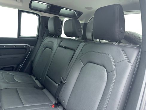 Used 2023 Land Rover Defender 110 SE image 43