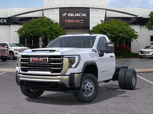 New 2025 GMC Sierra 3500 Pro w/ Convenience Package image 8