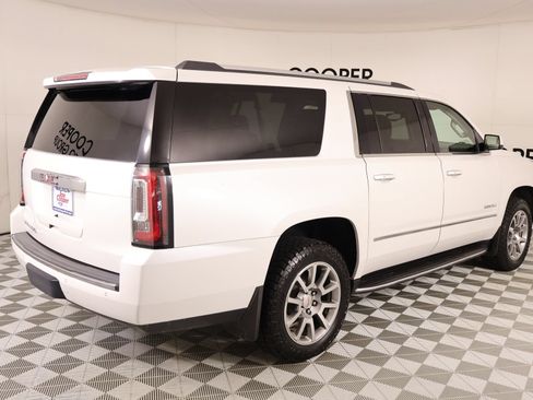 Used 2020 GMC Yukon XL Denali AWD/4WD image 24