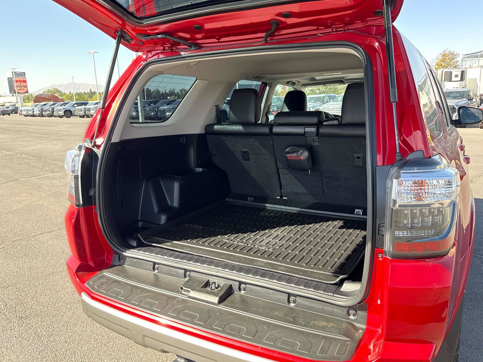 Used 2023 Toyota 4Runner TRD Off-Road Premium w/ Moonroof Package AWD/4WD image 15