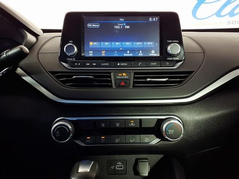 Used 2024 Nissan Altima 2.5 S FWD image 22
