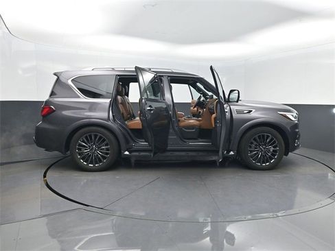 Used 2022 INFINITI QX80 Sensory w/ All-Season Package image 43