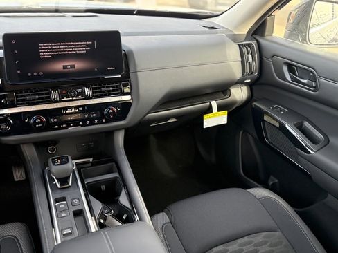 New 2026 Nissan Pathfinder SV image 11