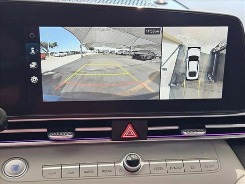 Used 2024 Hyundai Elantra Limited FWD image 13