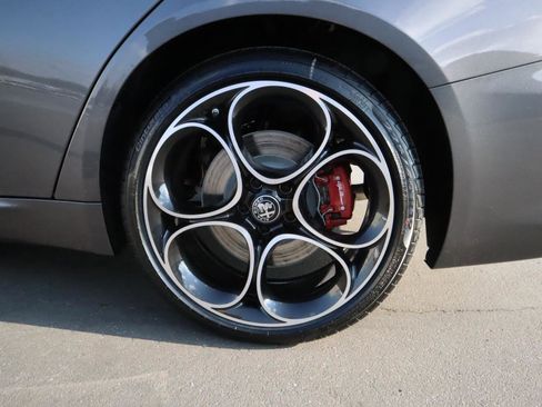 New 2025 Alfa Romeo Giulia w/ Veloce Package Rwd image 25