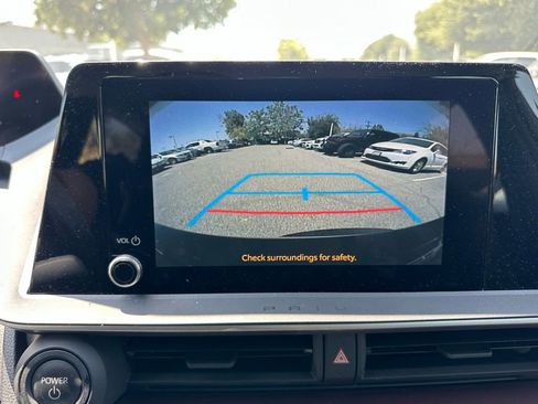 Used 2024 Toyota Prius Prime FWD image 12
