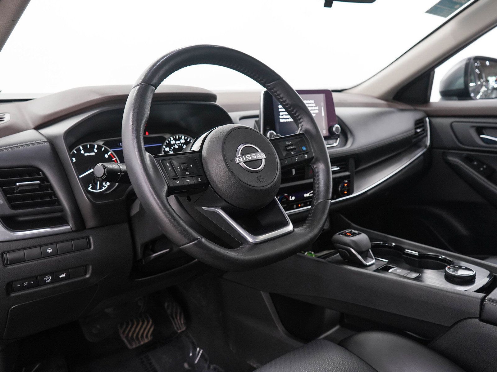 Used 2023 Nissan Rogue SV w/ SV Premium B Package AWD/4WD image 25