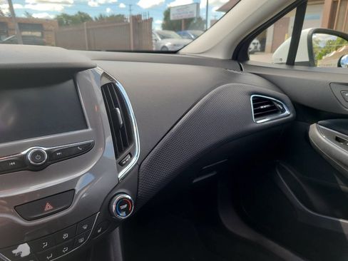 Used 2016 Chevrolet Cruze LT w/ Convenience Package image 18