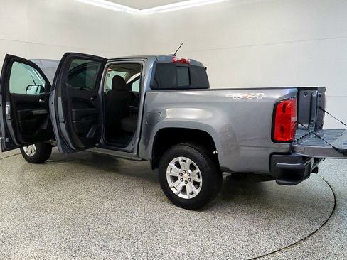 Used 2022 Chevrolet Colorado LT w/ LT Convenience Package AWD/4WD image 11