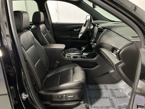 Used 2023 Chevrolet Traverse RS image 35