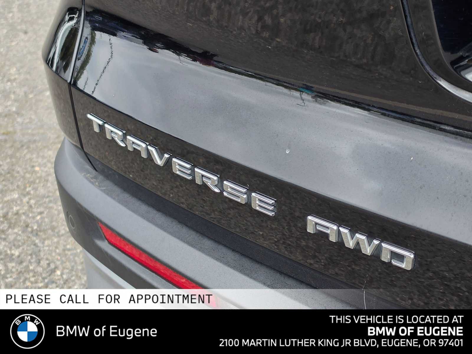 Used 2025 Chevrolet Traverse LT AWD/4WD image 16