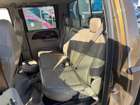 Used 2005 Ford F350 Lariat image 13