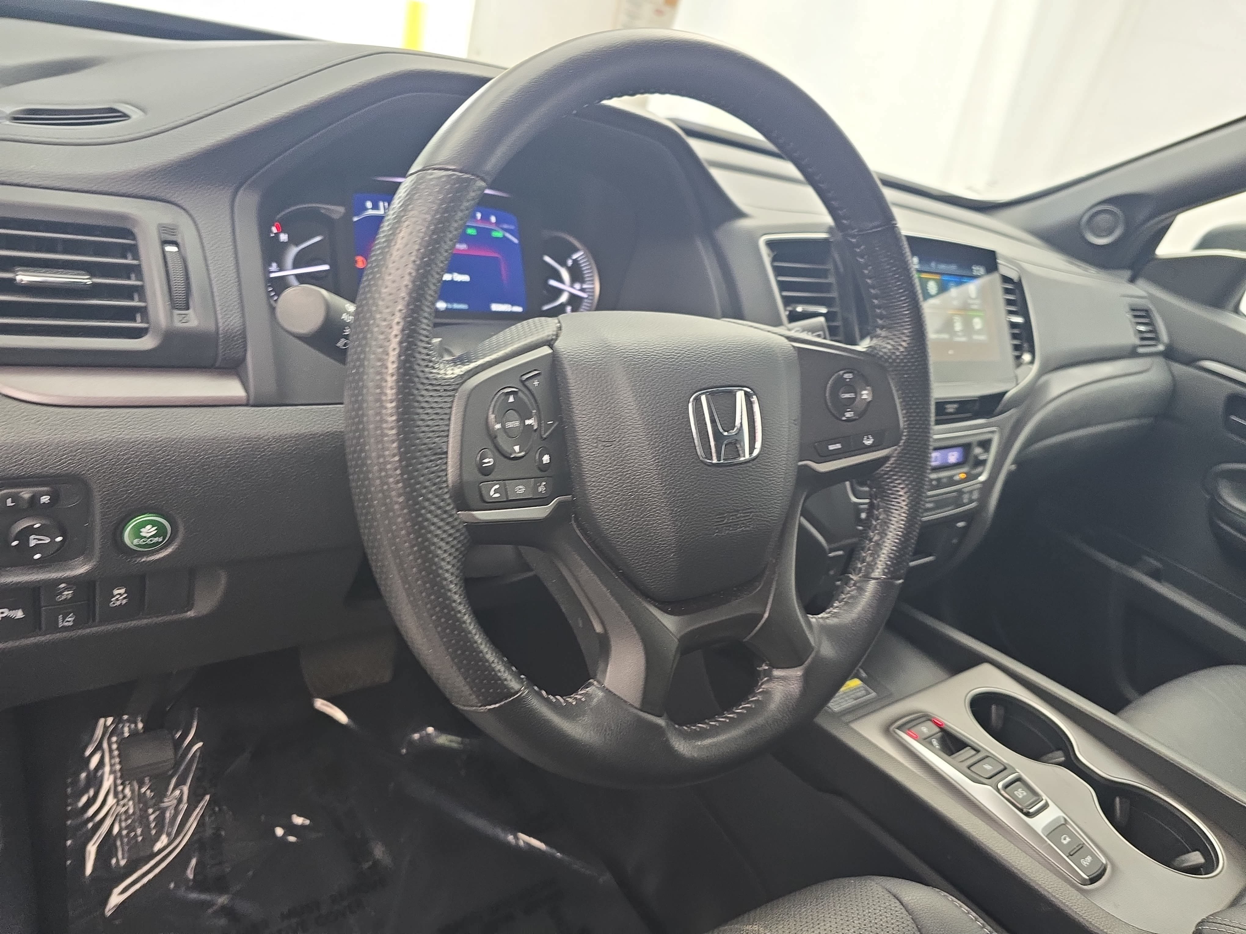 Used 2025 Honda Passport EX-L image 16