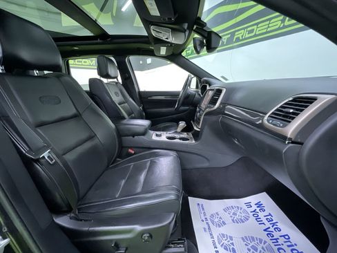 Used 2017 Jeep Grand Cherokee Overland image 31