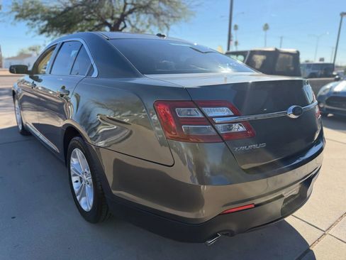 Used 2015 Ford Taurus SE image 5