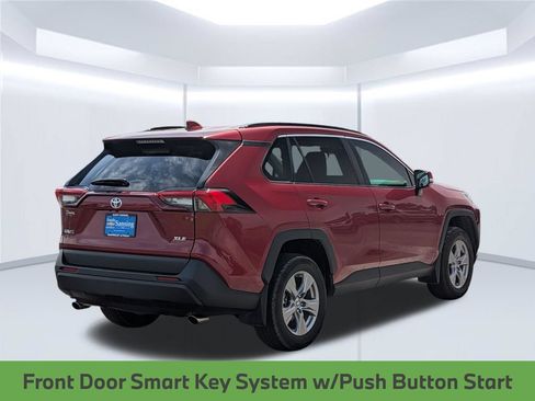 Used 2022 Toyota RAV4 XLE w/ Convenience Package FWD image 6