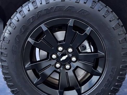 Used 2021 Chevrolet Colorado ZR2 w/ ZR2 Dusk Special Edition image 10