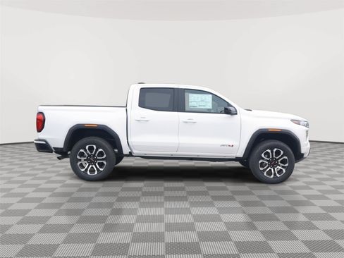 New 2026 GMC Canyon AT4 w/ AT4 Premium Package AWD/4WD image 2