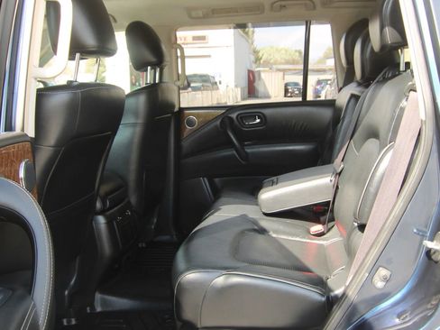 Used 2016 INFINITI QX80 Luxe w/ 22" Wheel Package image 11