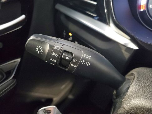 Certified 2022 Kia Niro EX w/ Cold Weather Package image 27