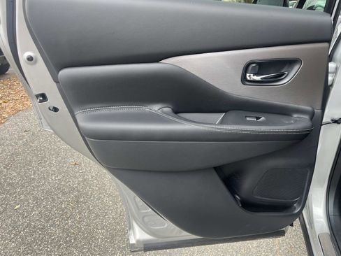 Used 2024 Nissan Murano SL image 11