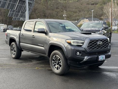 Used 2022 Toyota Tacoma TRD Sport image 7