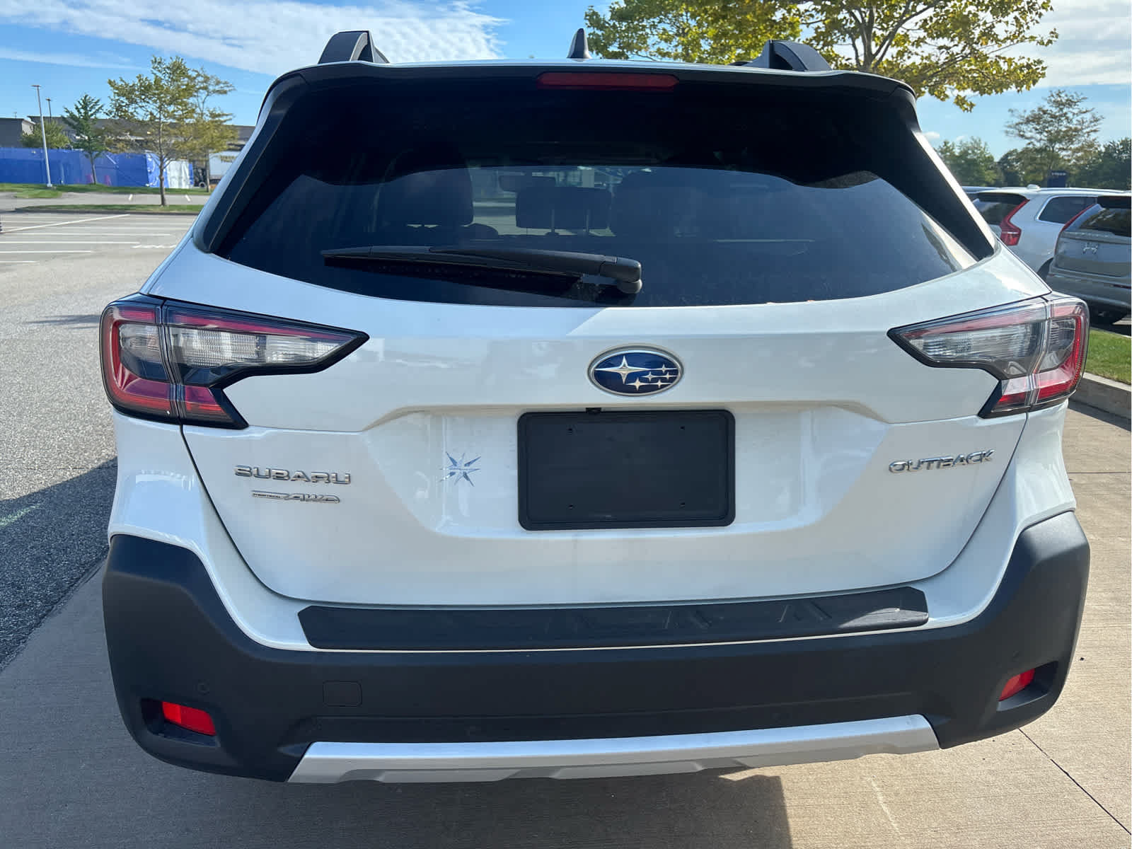 Used 2024 Subaru Outback Limited AWD/4WD image 10