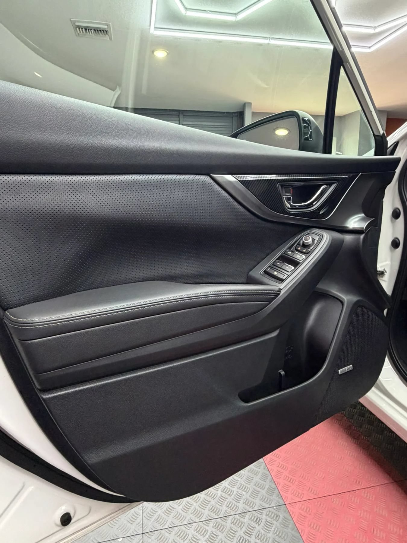 Used 2018 Subaru Impreza 2.0i Limited AWD/4WD image 9