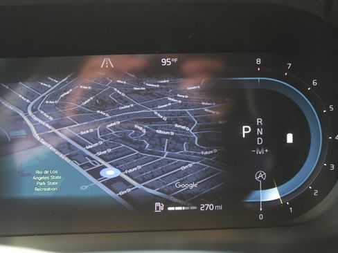 Used 2022 Volvo XC60 B5 Momentum image 19