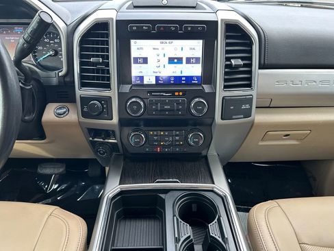 Used 2020 Ford F250 Lariat w/ Lariat Ultimate Package AWD/4WD image 12