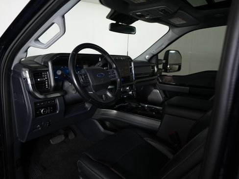 Used 2023 Ford F250 Lariat w/ Lariat Ultimate Package AWD/4WD image 13