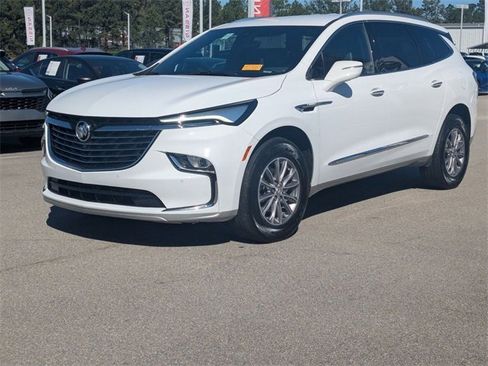 Used 2024 Buick Enclave Premium image 7