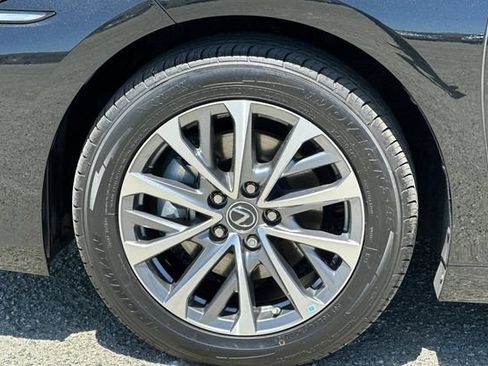 Used 2024 Lexus ES 350 w/ Accessory Package (Z2) FWD image 32